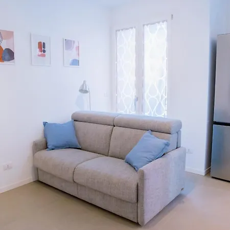 Apartman Naviglio 26 *